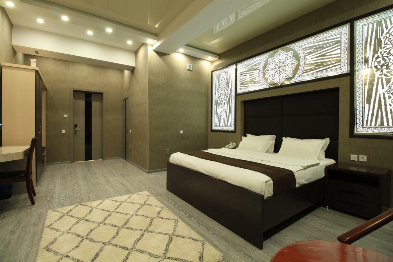 Safir Business Hotel O Ντουσαμπέ Εξωτερικό φωτογραφία